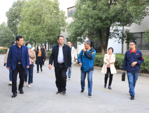 省发改委调研组莅临HJC黄金城集团工厂调研